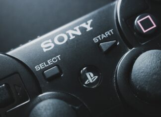 Sony controller (c) Kelsi Buck via Pixabay