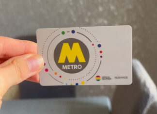 Merseyrail pass (c) Lucas Wright