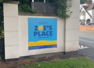 Zoe's Place sign (c) Edith Toner