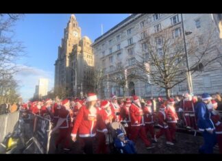 Santa Dash starting at Royal Liver Buildings (c) Victoria Bannon