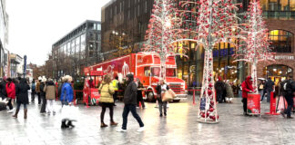 Coca Cola truck in Liverpool (c) Lucas Wright