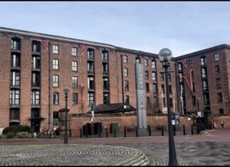 Royal Albert Dock (c) Victoria Bannon