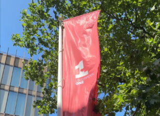 Liverpool One sign (c) Ffion Roberts