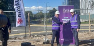 Steve Rotheram shaking hands with Royal London constructor