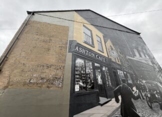 Ghost sign and Titanic mural. Photo (c) Chloe McLoughlin.