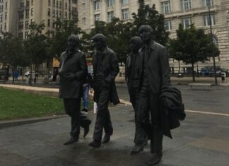 The Beatles Statue at Albert Dock