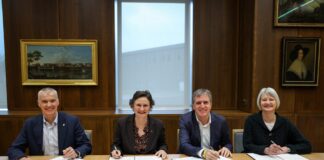 Signing of the Memorandum of Understanding. Left to Right: Professor Tim Jones, Professor Irene Tracey, Mayor Steve Rotheram and Councillor Liz Leffman