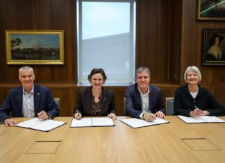 Signing of the Memorandum of Understanding. Left to Right: Professor Tim Jones, Professor Irene Tracey, Mayor Steve Rotheram and Councillor Liz Leffman